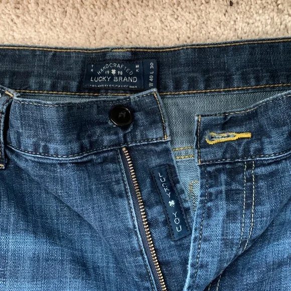 Used - Picture 2 of 3